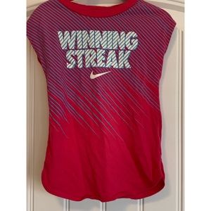 3/$10 Girls Nike Tee size 4